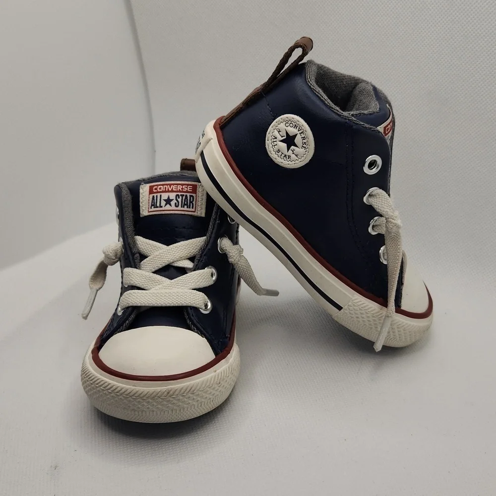 Converse Chuck Taylor All Star Street Leather and Fleece Midnight Navy Size 4